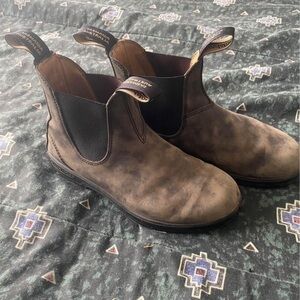 blundstones